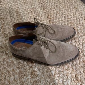 Clarks Men’s Jackson Low Oxford Suede Boots in Taupe Barely Worn